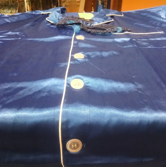 3xl Blue Silk Satin Pajamas with Matching Mask. - Picture 4 of 6